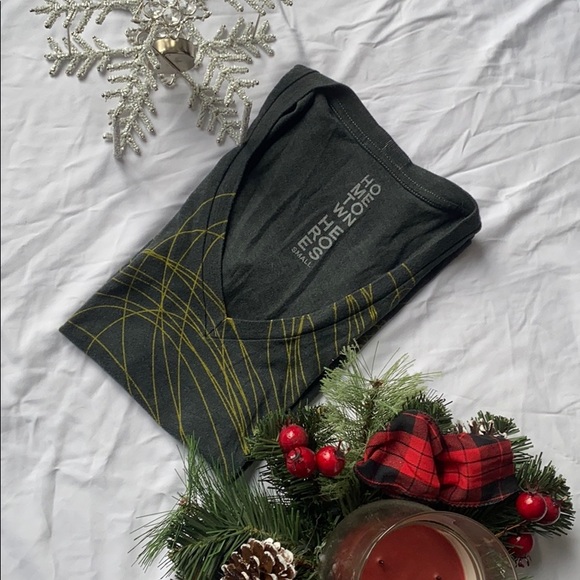 UO T-Shirt - Picture 3 of 3